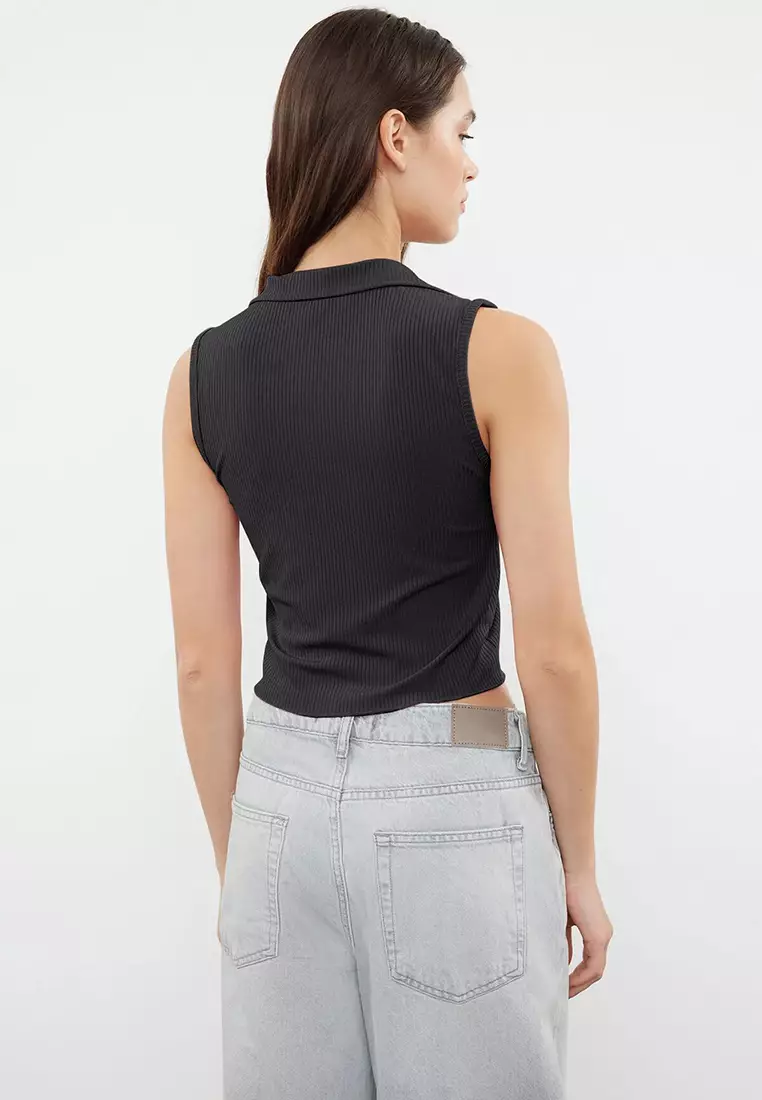 Fitted Polo Collar Crop Flexible Knitted Blouse