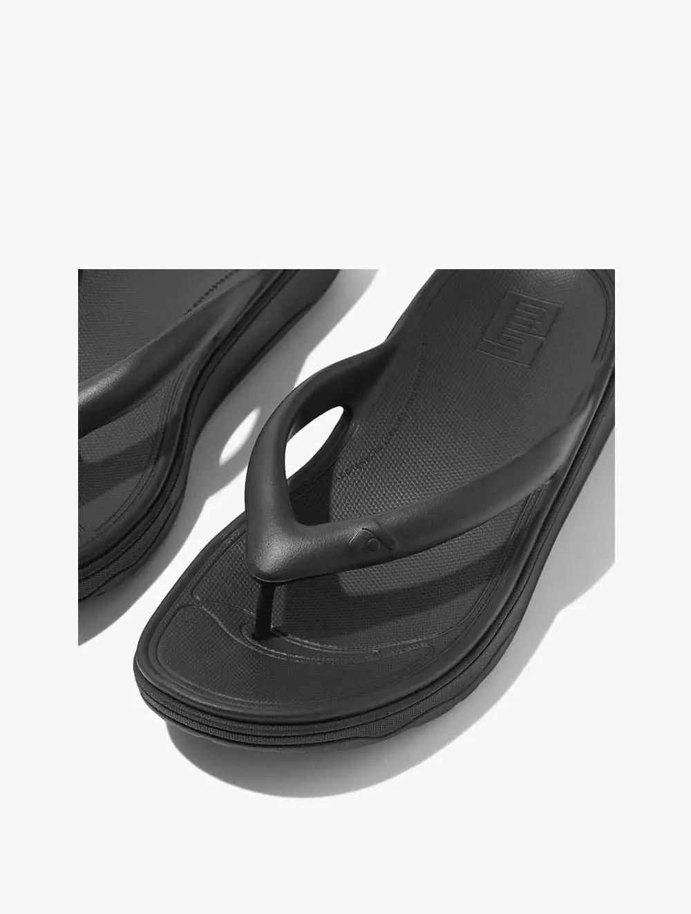 Fitflop Relieff Recovery Toe-Post Sandals- Black