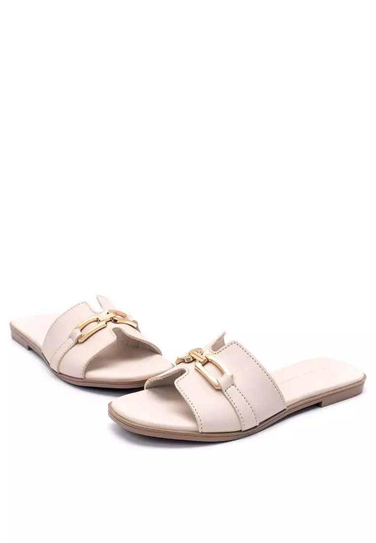 Lauren Flat Sandals in Beige