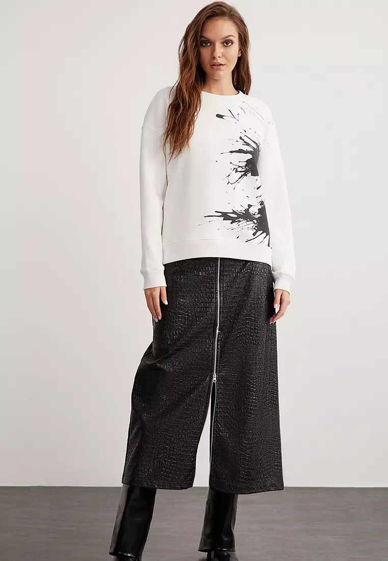 Womens black and white sweatshirts outlet