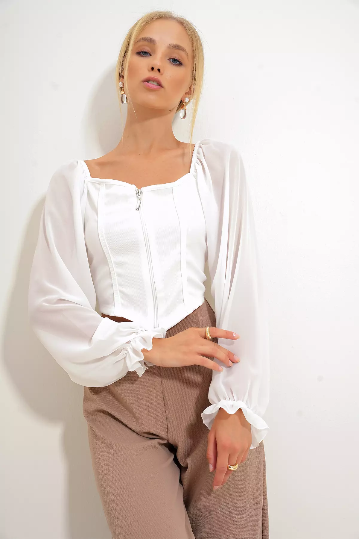 Puff Sleeve Top with Zipper