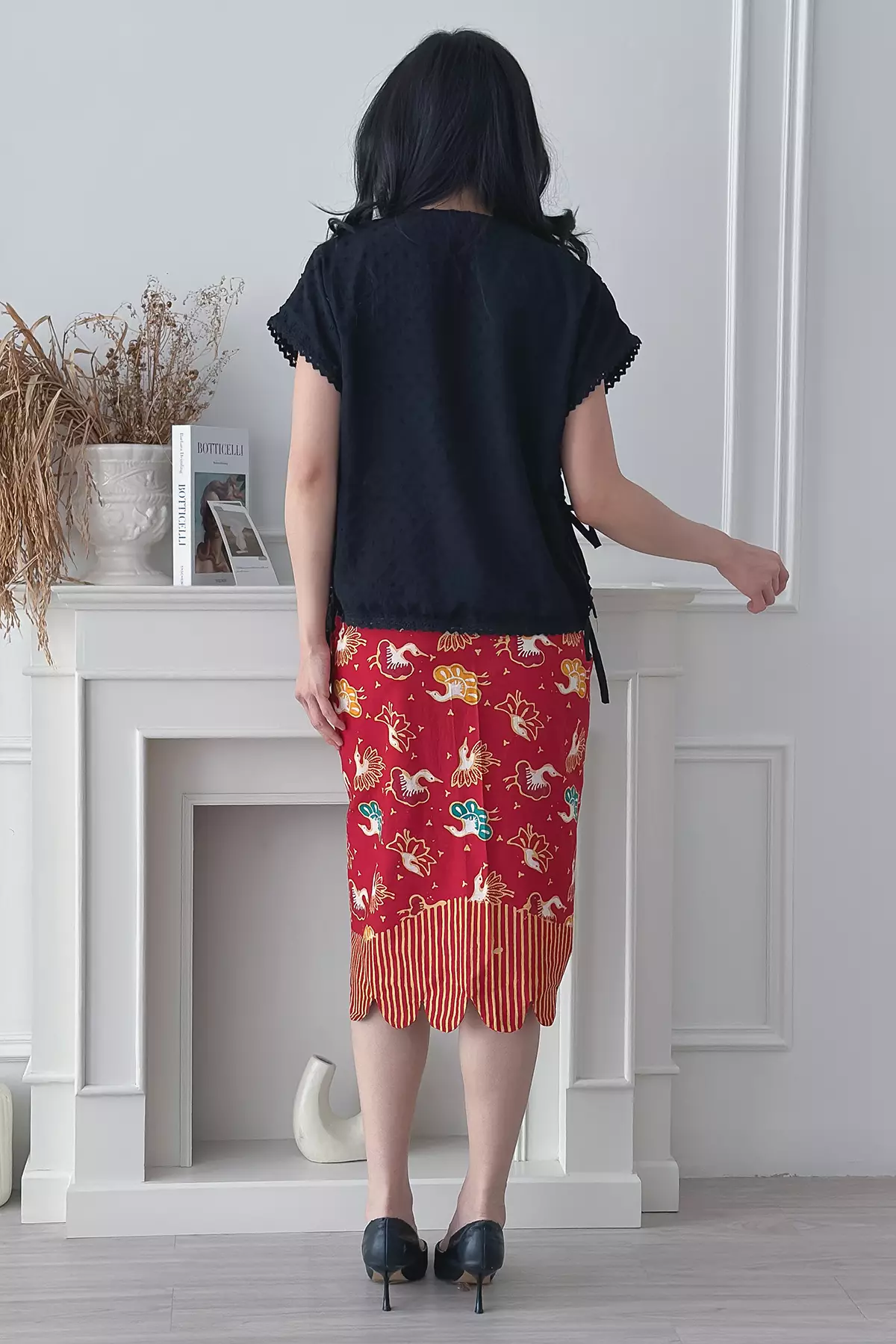 Viveka Hitam Kebaya Vest