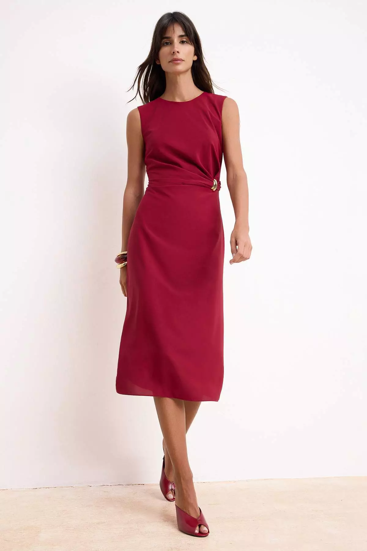Burgundy Solid Bodycon Midi Woven Dress With Accessory Detail Twoss25El24