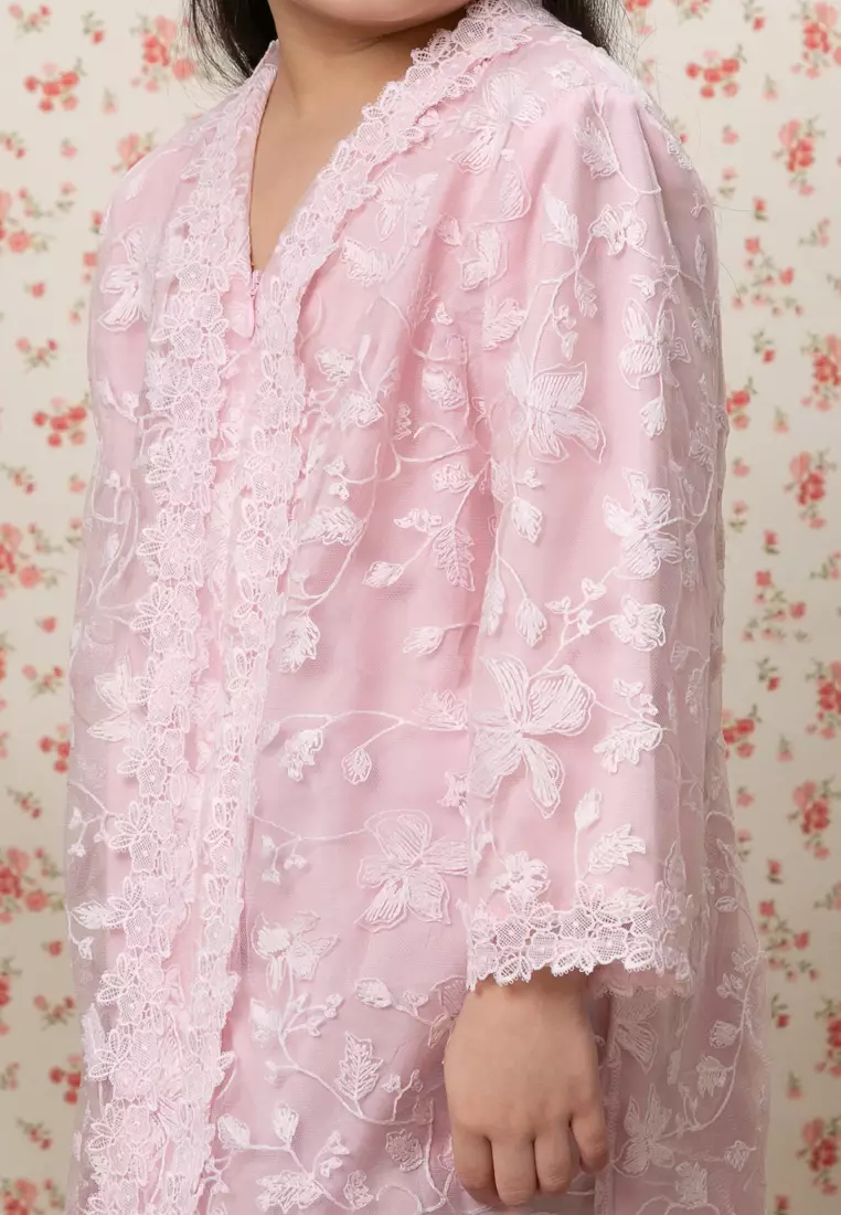 AURA LACE KEBAYA SET