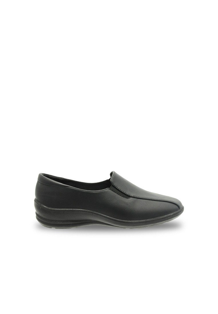 Louis Cuppers Round Toe Flats