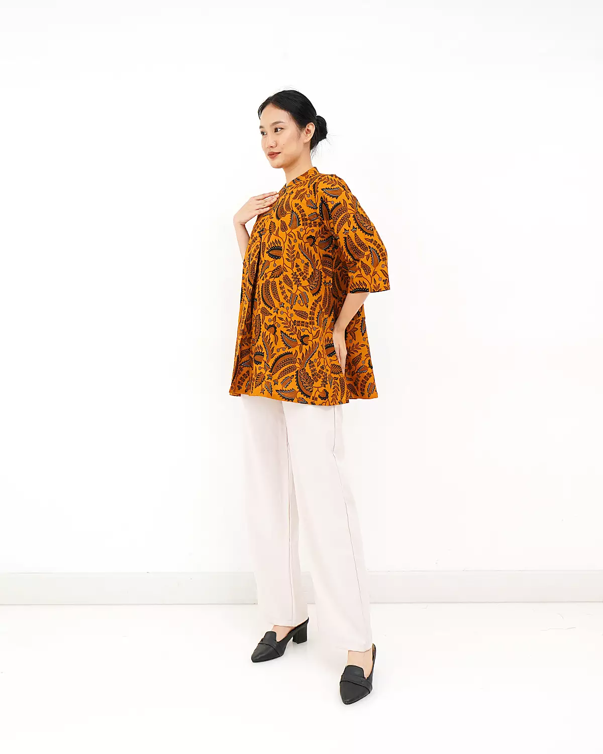 Blouse Lengan Pendek Motif Pisang Wulan