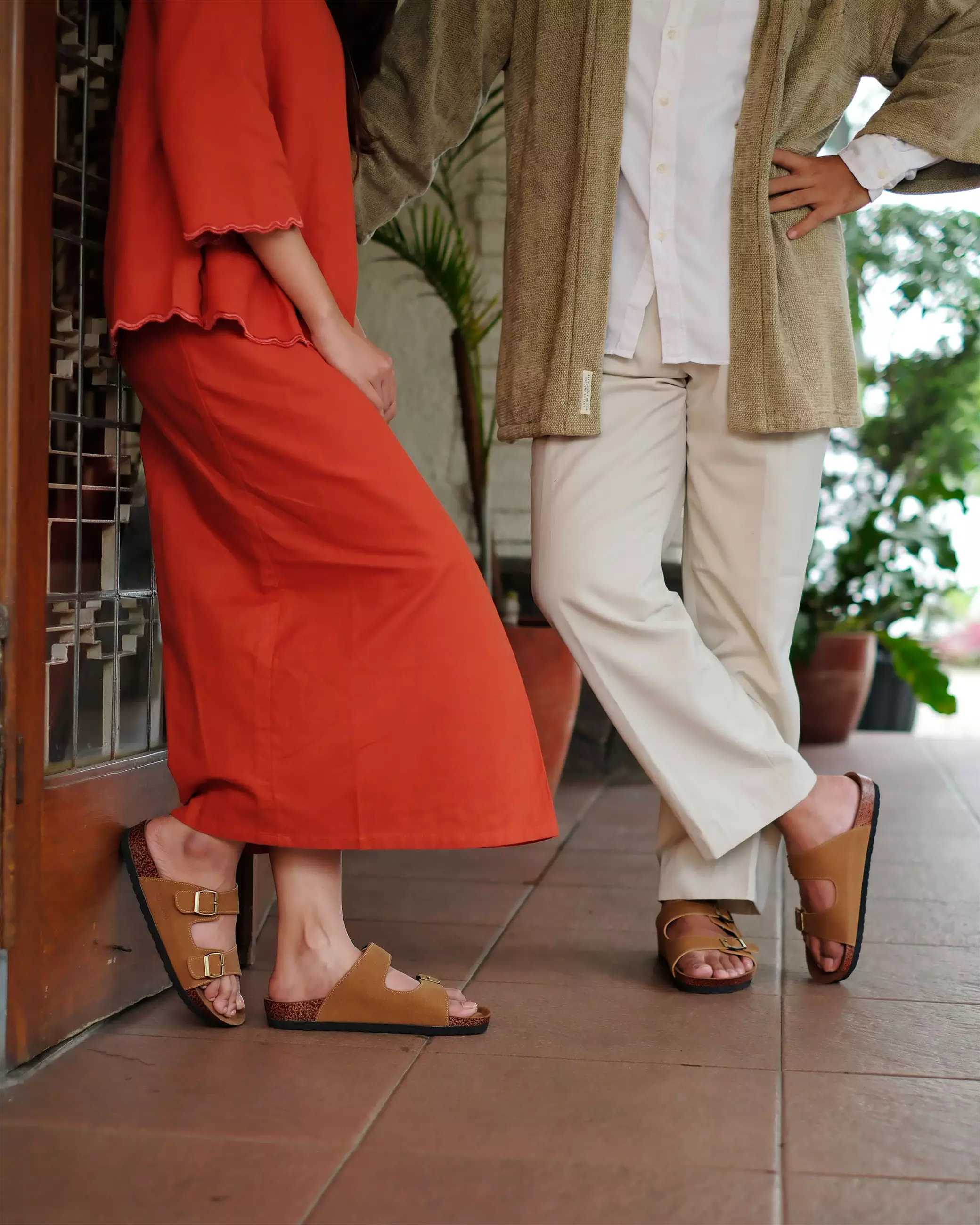 Urnam Sendal Flat Wanita Kasual Anti Slip Nyaman - Tan