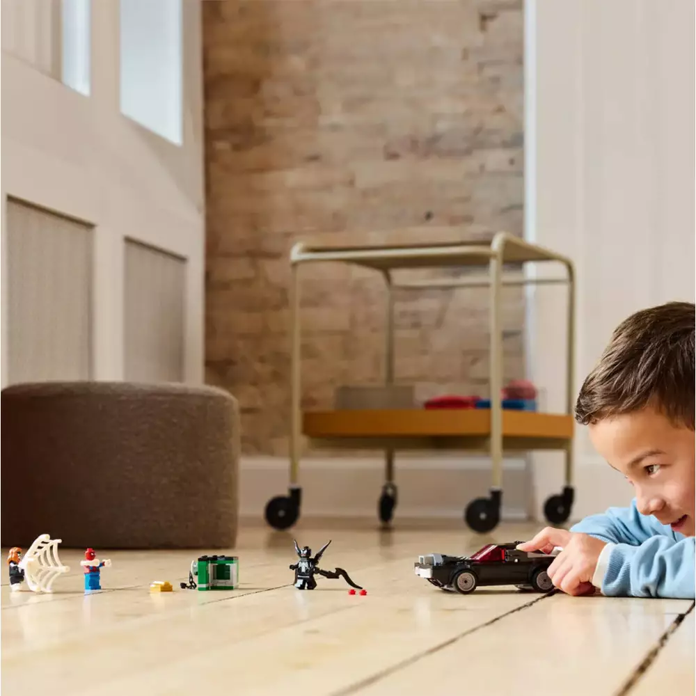 LEGO MARVEL SPIDERMAN VS VENOM MUSCLE CAR SET 254 PCS 76309 - HITAM