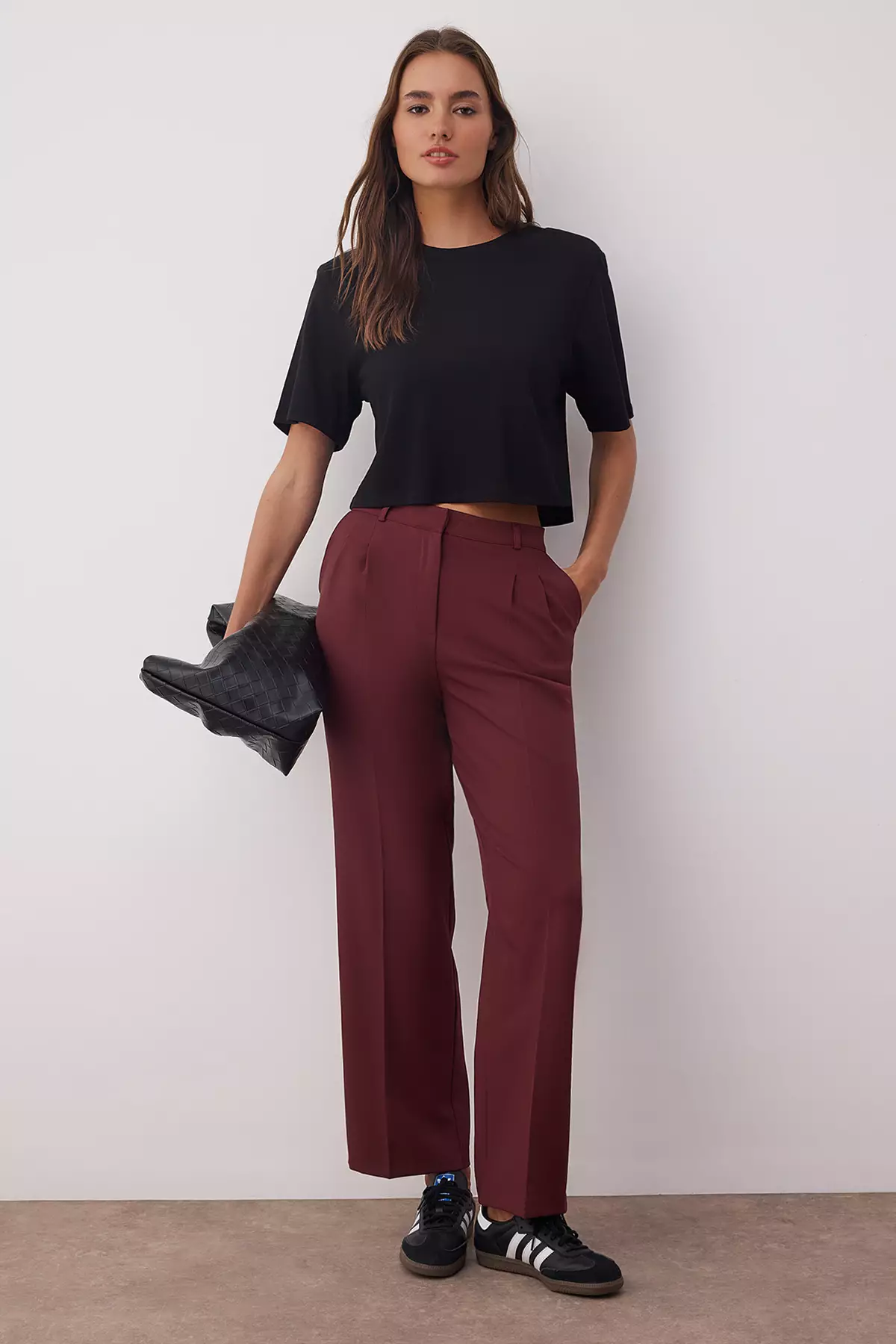 Maroon Limited Edition Straight Cut Pleated Woven Fabric Trousers Twoaw23Pl00401