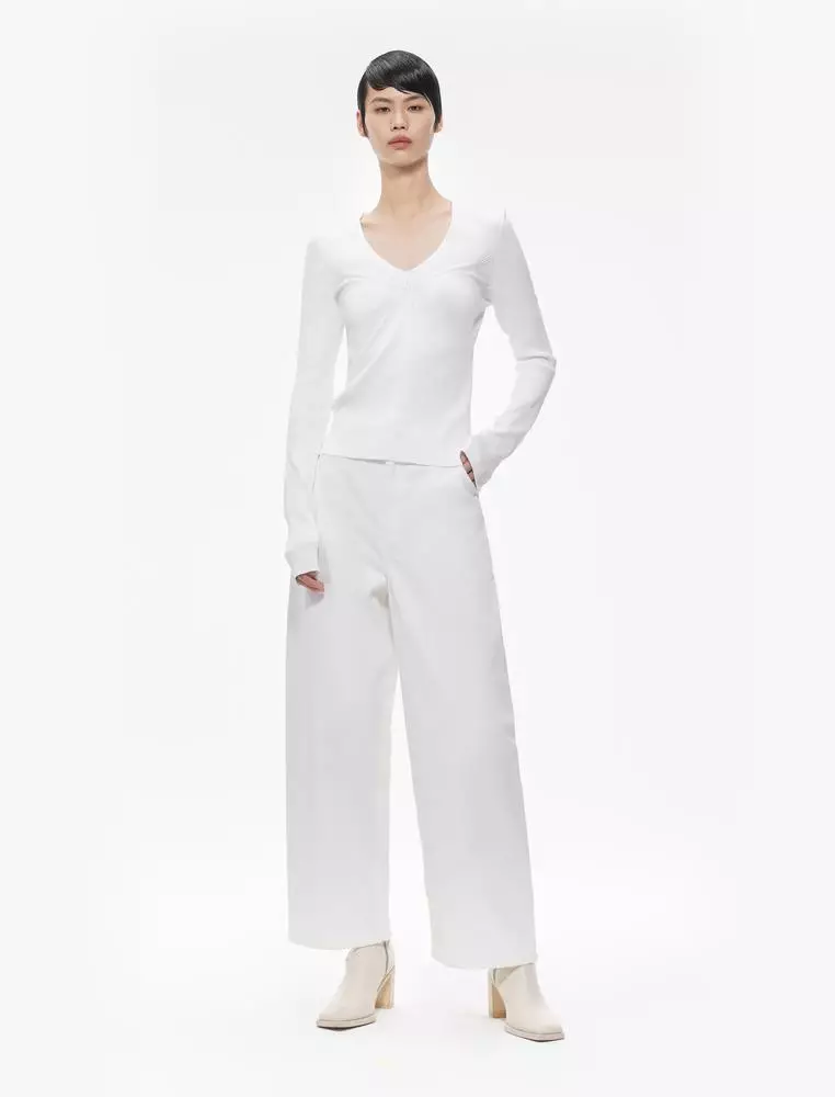 Long-sleeved pullover sweater