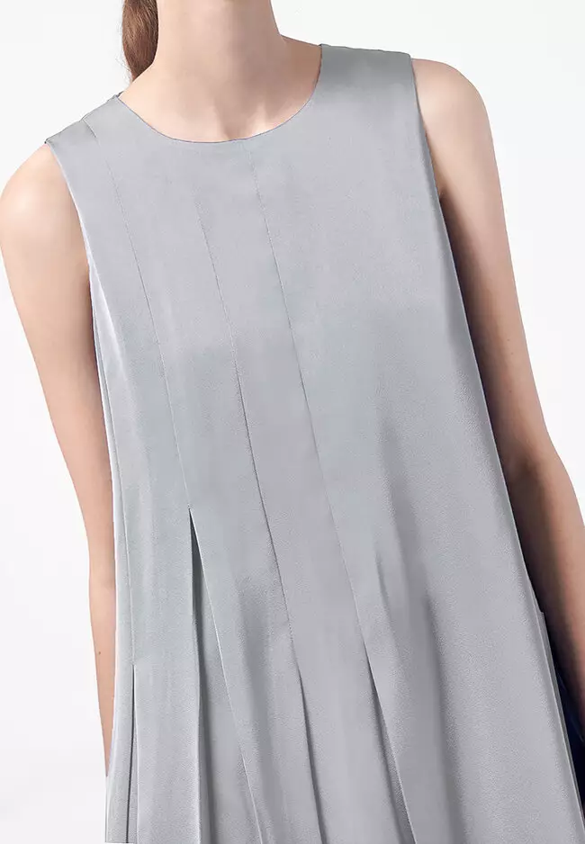 Sleeveless Pleat Detail Dress