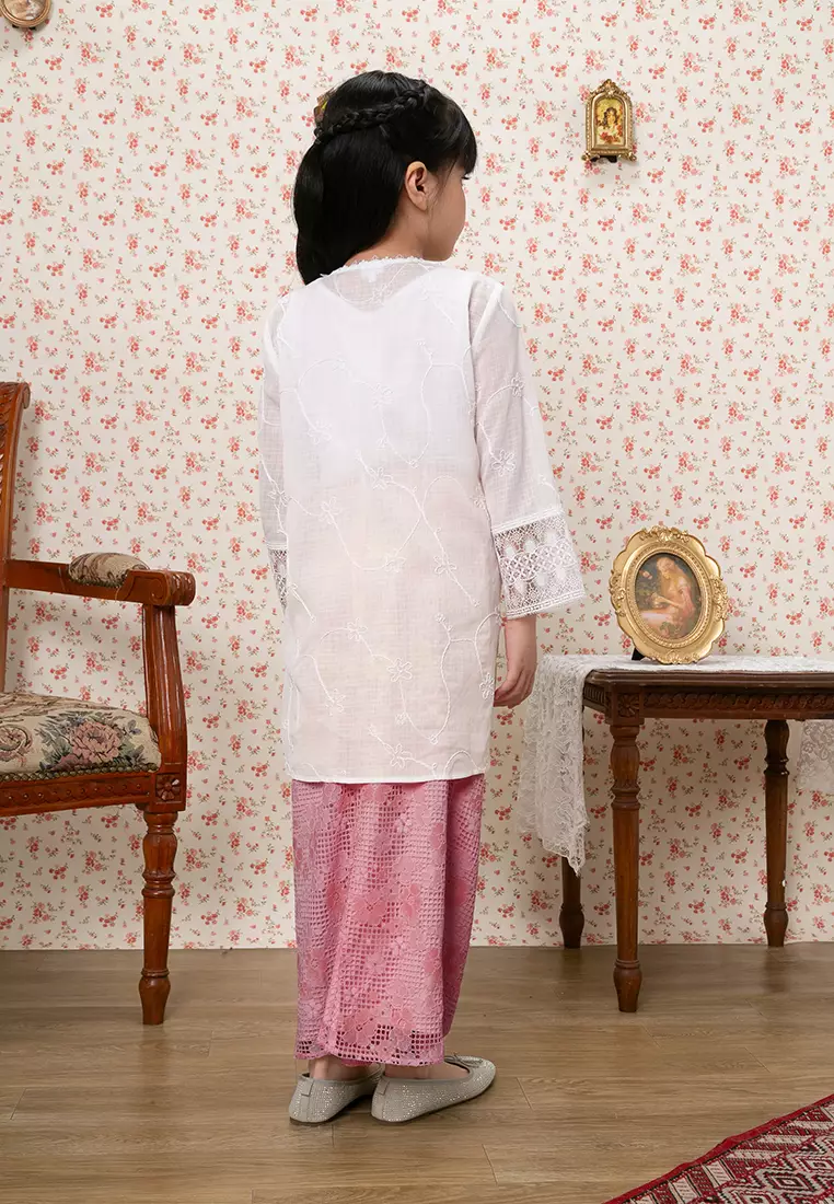 AYANA EMBROIDERED KEBAYA SET