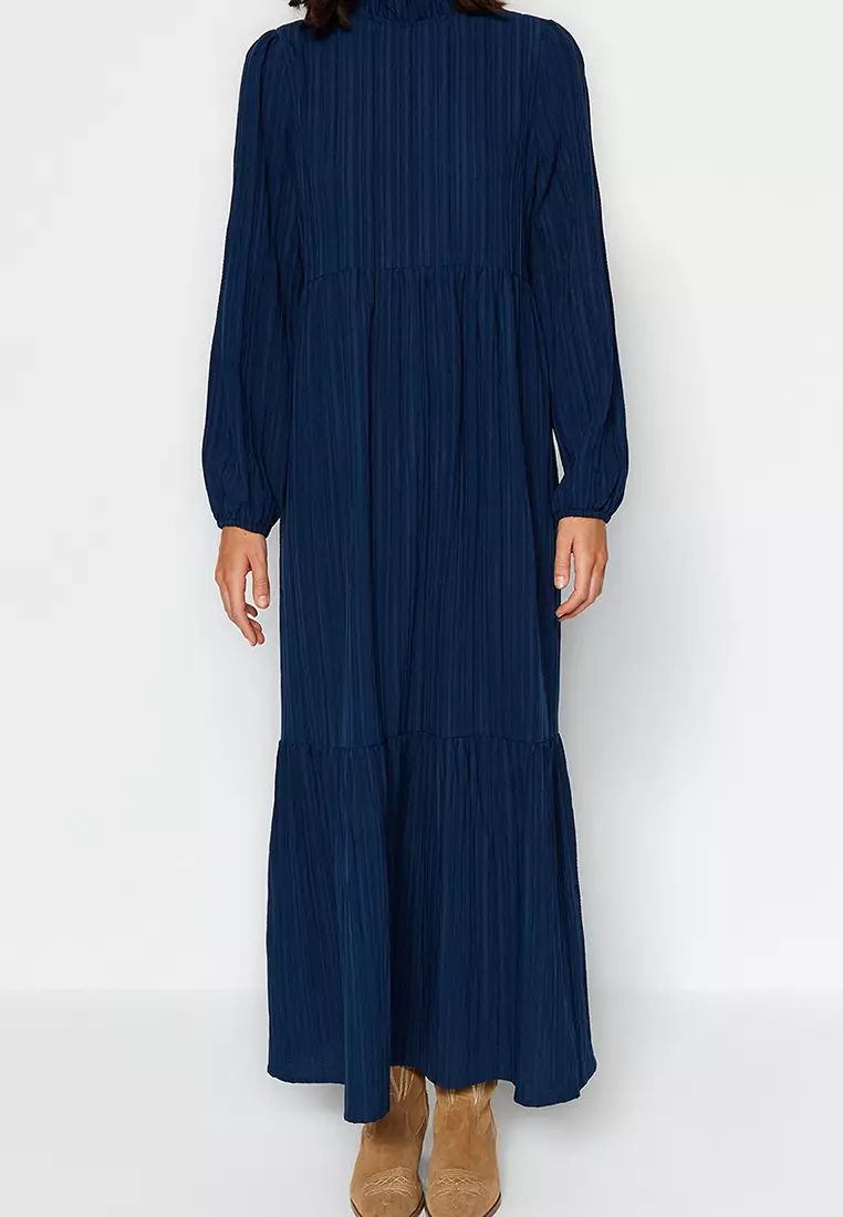 MODEST Crinkled Maxi Dress