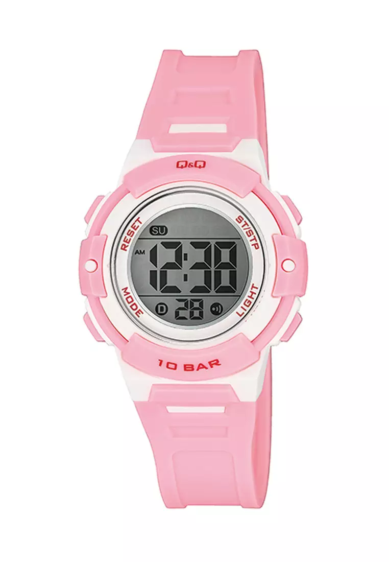 Bar boys watch new arrivals online
