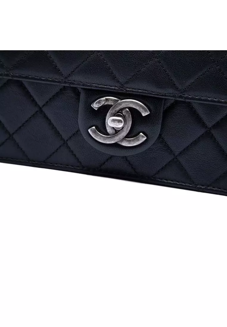 Pre-Loved Chanel Medium Quilted Goatskin Chic Pearls Flap
