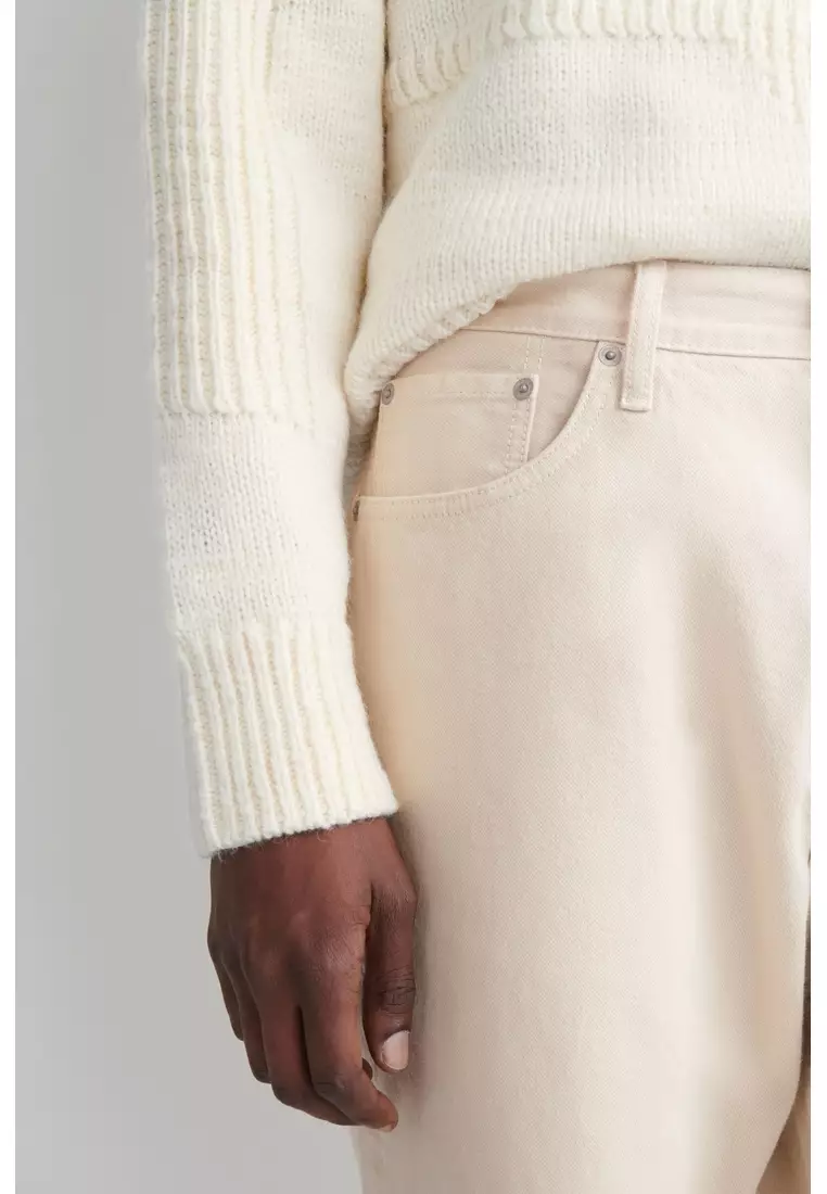 SIGNATURE STRAIGHT-LEG JEANS