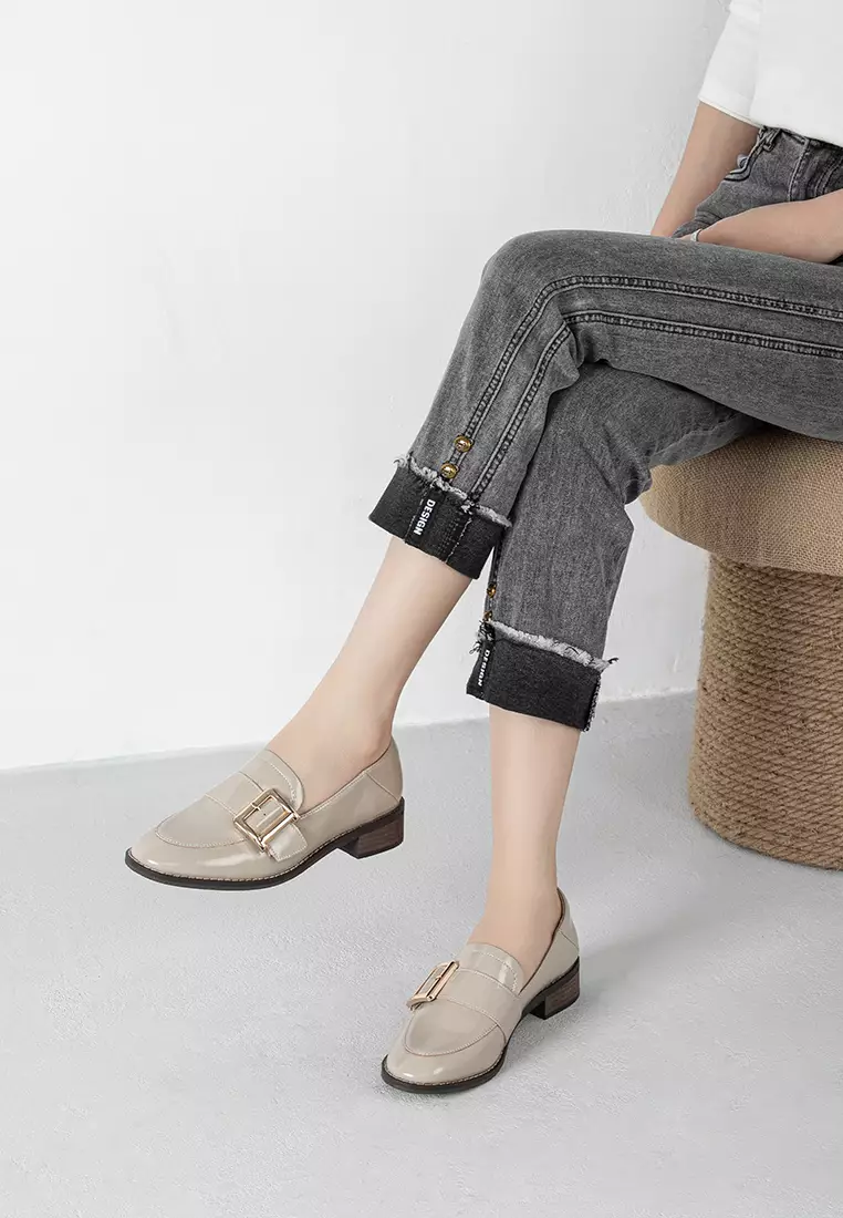 Buckle Strap Glossy Leather Loafers TH128-8