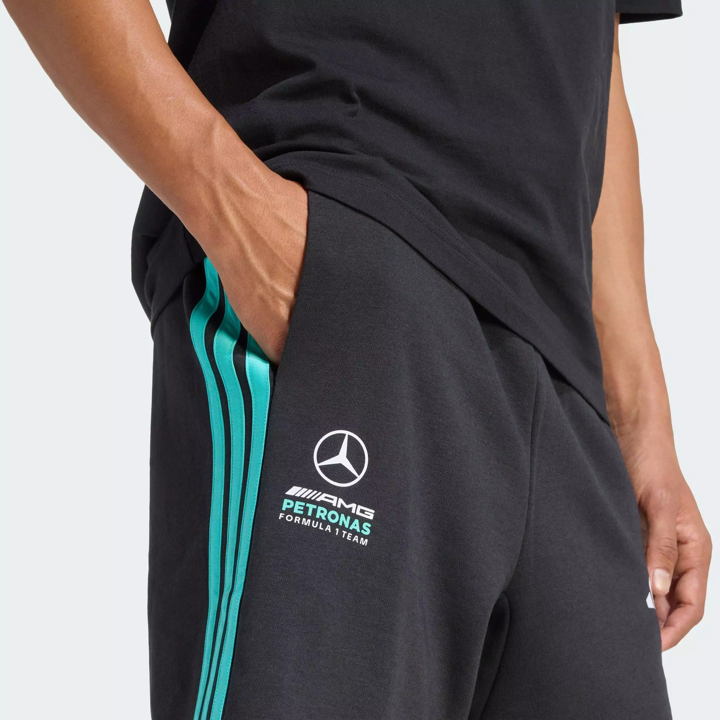 Motorsport MERCEDES - AMG PETRONAS FORMULA 1 TEAM DNA SHORT Men Black KE5912