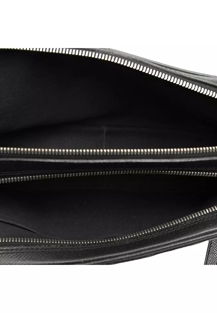 Pre-Loved Louis Vuitton Taiga Neo Pavel