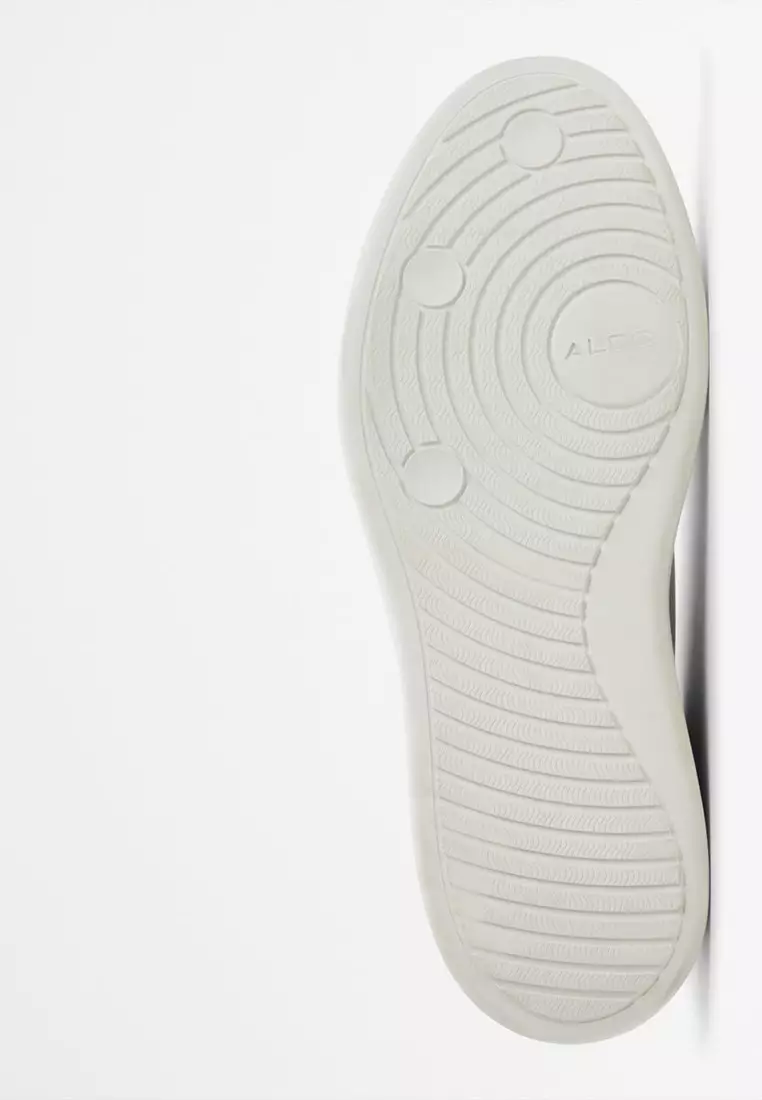 Paxon Low-Top Sneakers