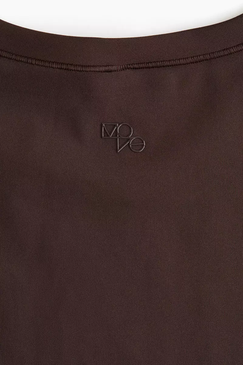 Sports top with DryMove™