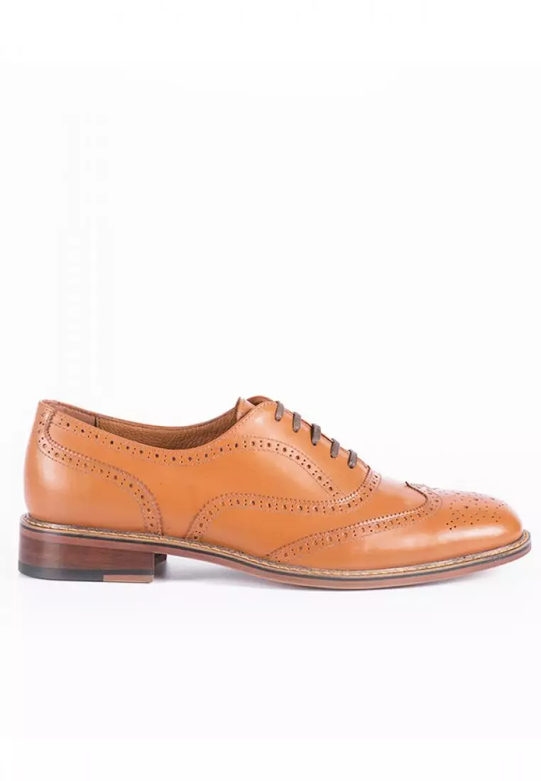 Tan wingtips top