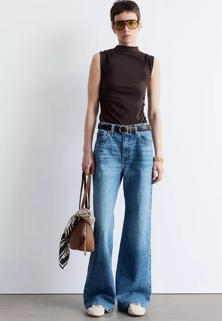 Wide-Leg Jeans