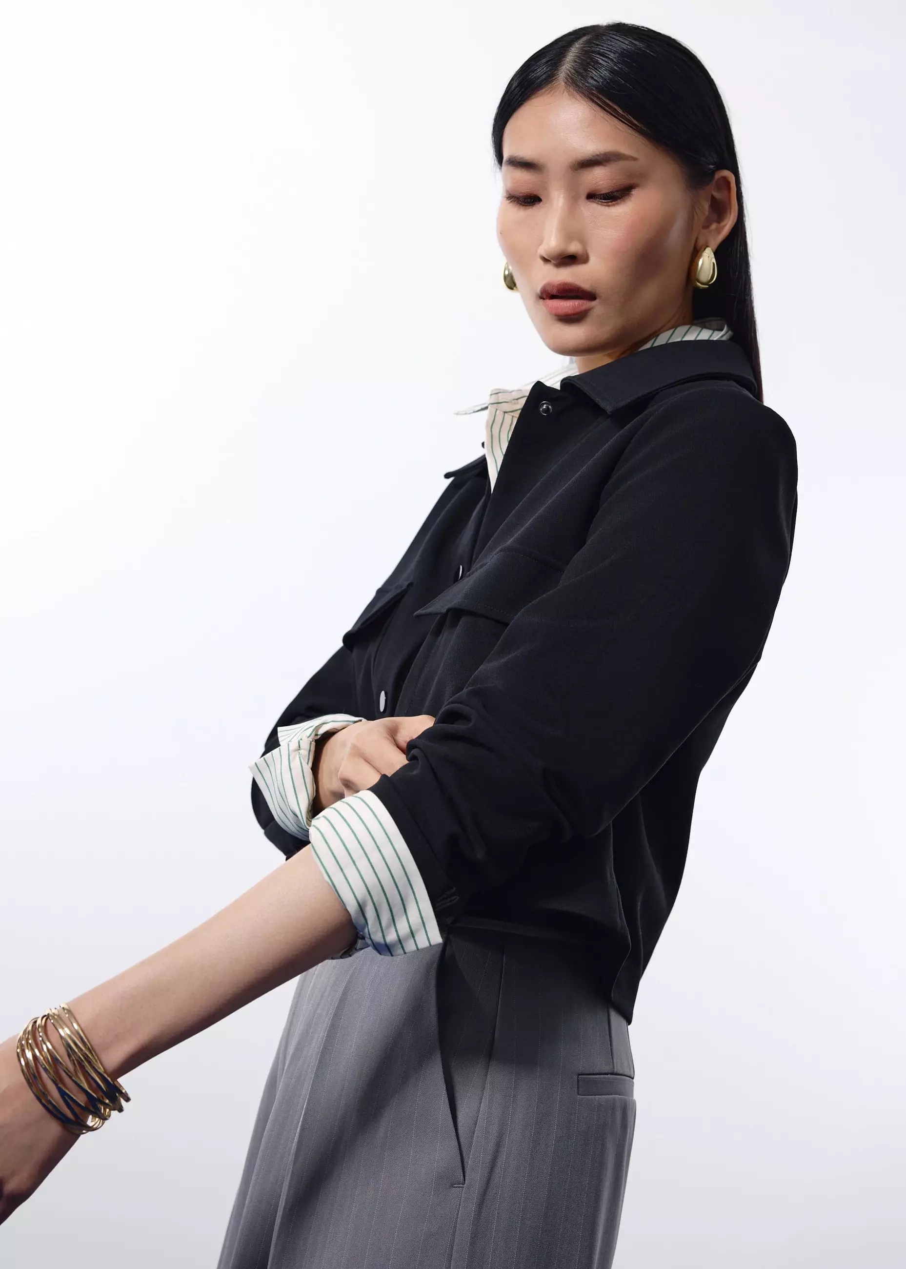 Jaket Wanita - RuchedReady® Relaxed Collared Crop Jacket