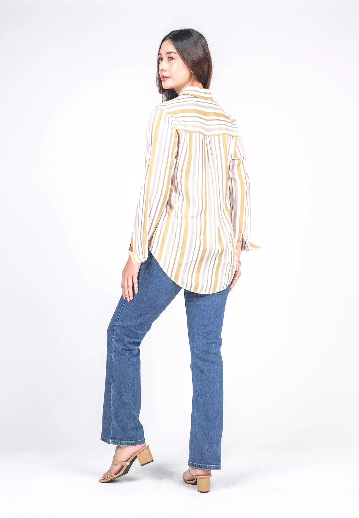 C2 Fiumie Brown Kemeja Casual Wanita