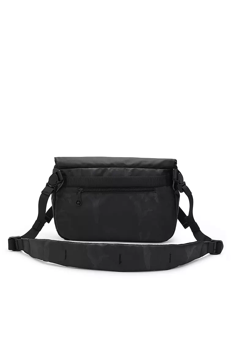 Flap Front Messenger Bag / Crossbody Bag / Sling Bag (Tas Selempang Pria) - Hitam
