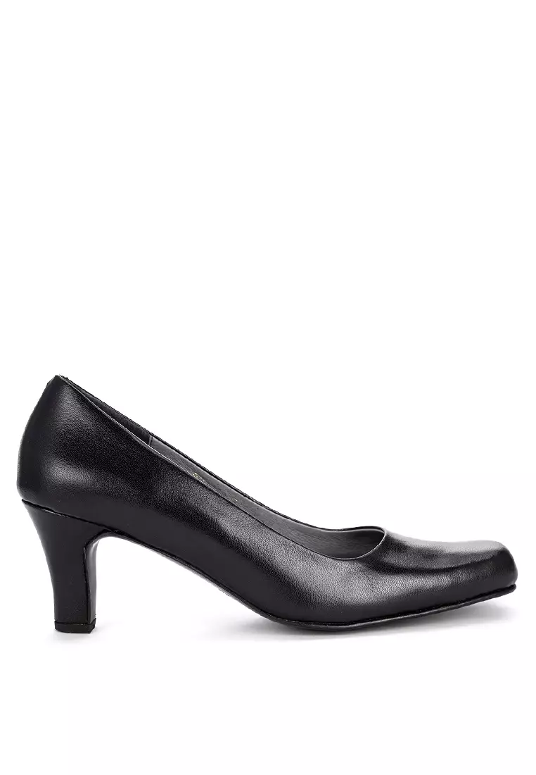 Discount on Carmelletes  shoes - SKU: Square Toe Leather Pumps