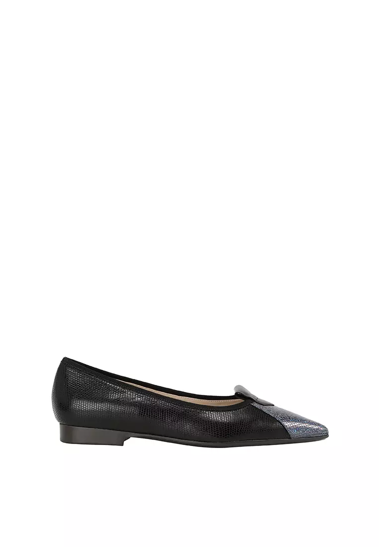 Discount on Beracamy  shoes - SKU: Beracamy Edi Pointed Ballet Flat - Embossed Black