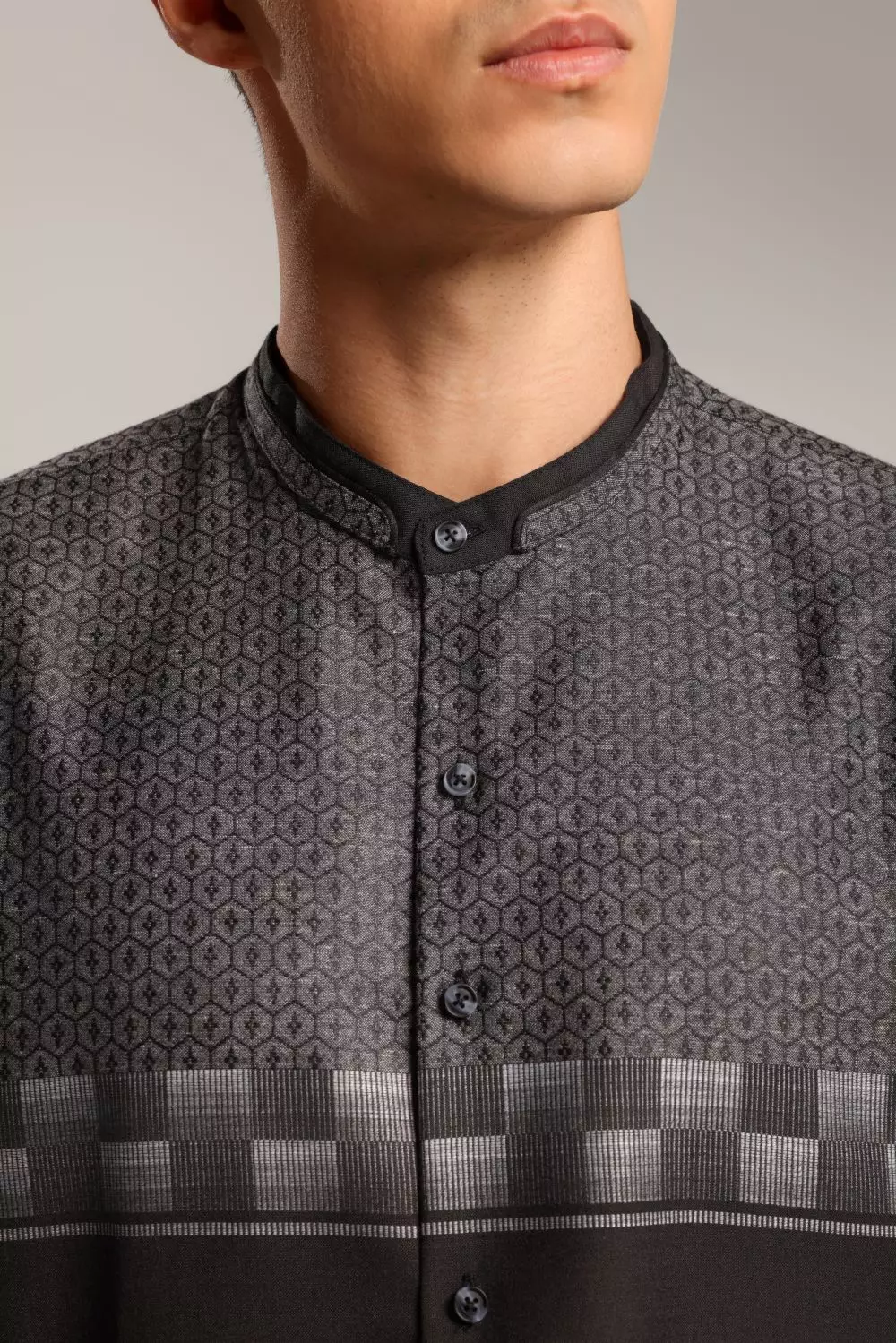 MOC Kemeja Koko Lengan Panjang Pria Maurer - Black