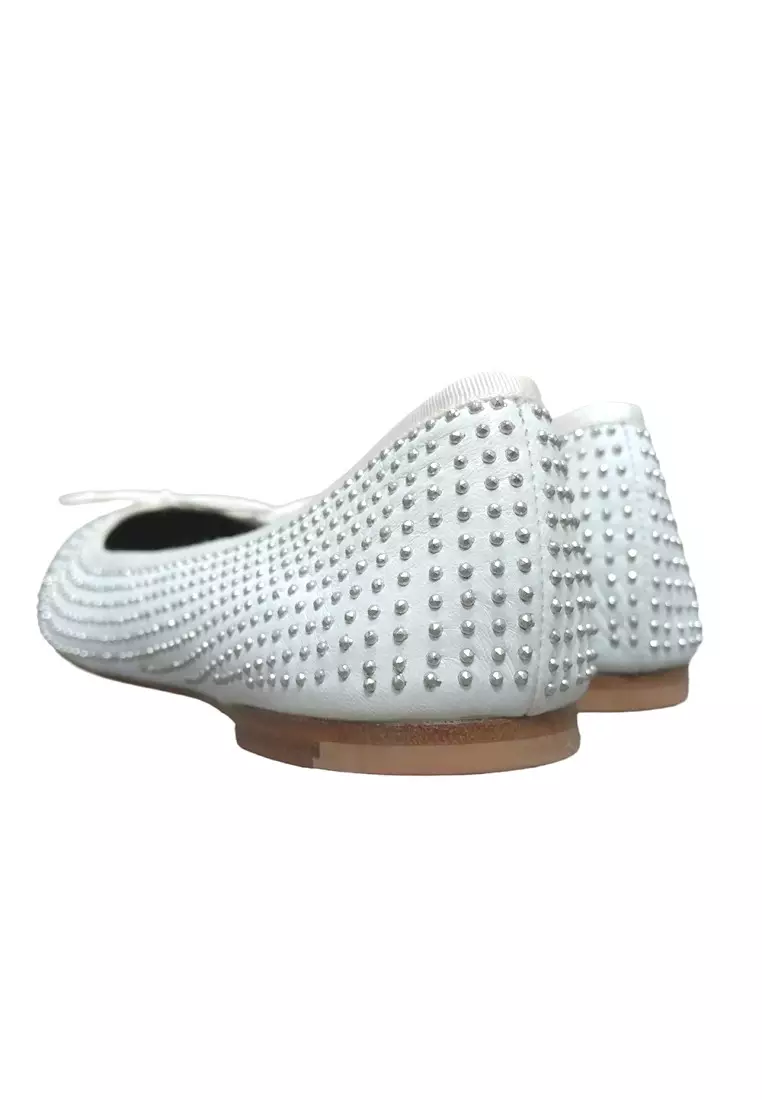 Pre-loved Saint Laurent Flats for Women in White - O1-328344-AJ440-9189-38.5