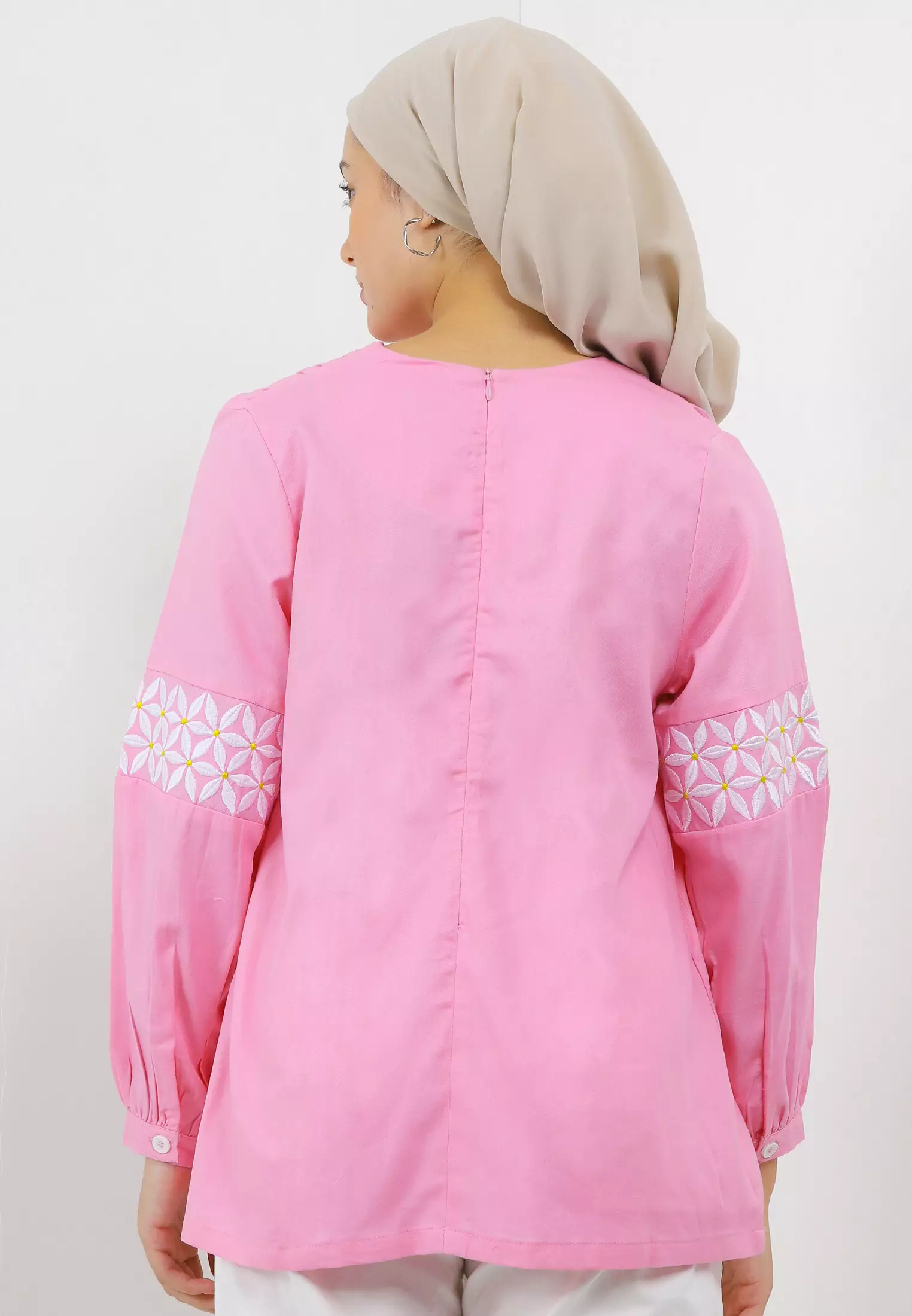 MFMW Vavynda Atasan Blouse Pink Motif