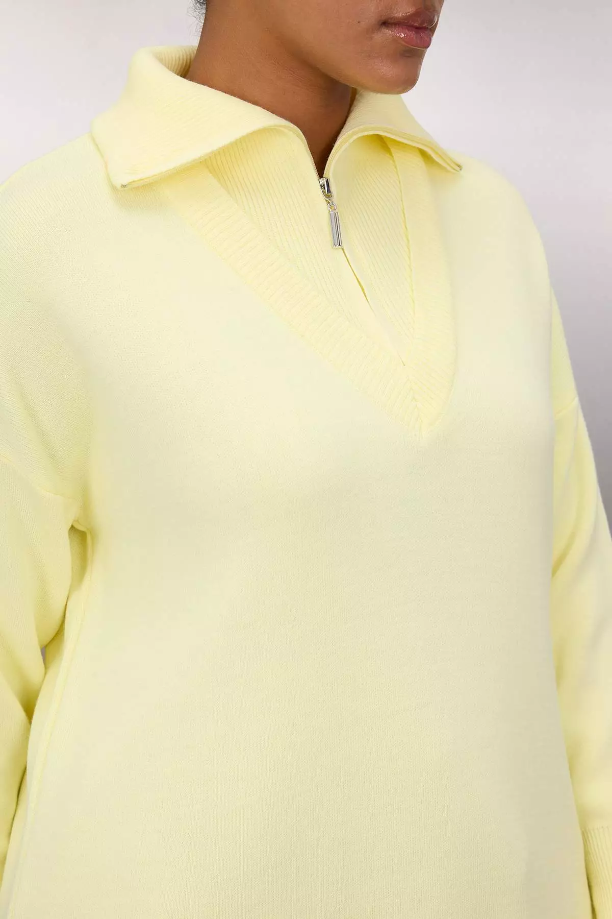 Yellow Turn-Down Collar Zipper Knitwear Sweater Tbbaw26An00015