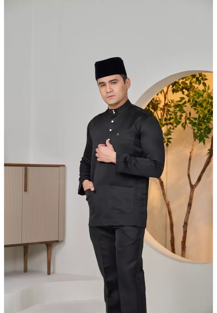 Baju Melayu Istiadat