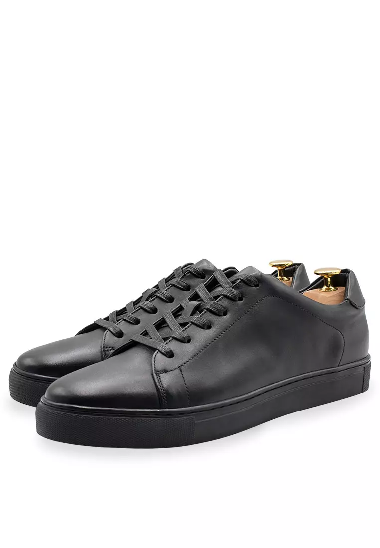 Loreto All Black Sneakers