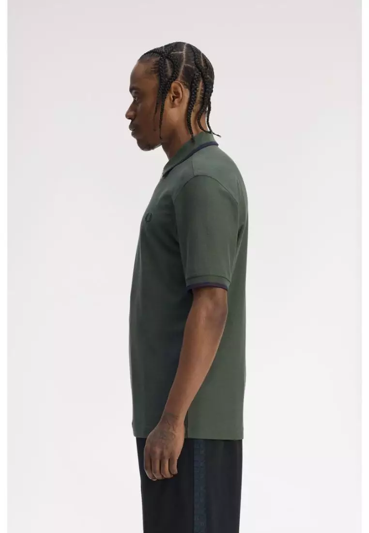 Fred Perry M1672 Crepe Pique Polo Shirt (Court Green)