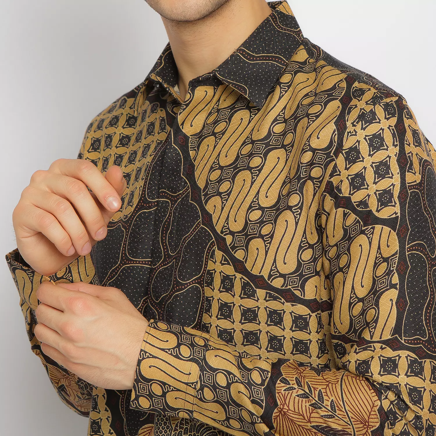 Exclusive Slimfit Nayaka Kemeja Batik Pria Lengan Panjang
