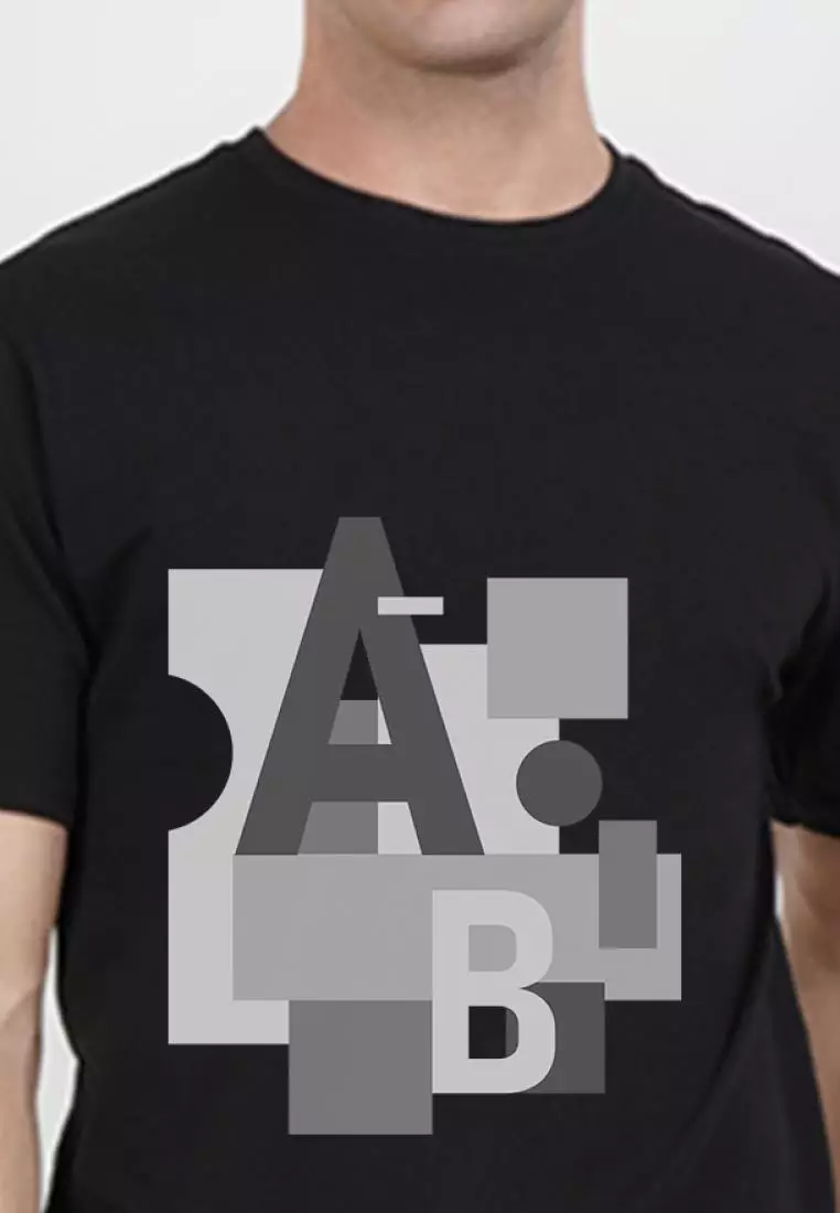 字母图形印花黑色棉质短袖标准版型 T 恤