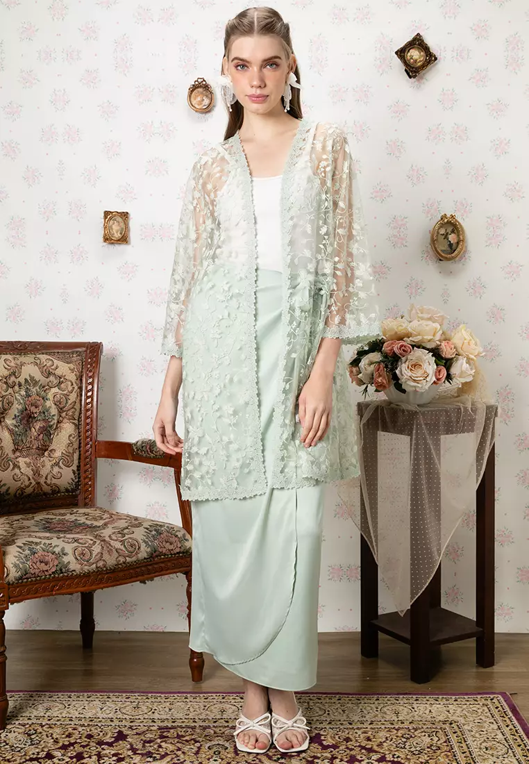 ENDAH LONG LACE KEBAYA SET