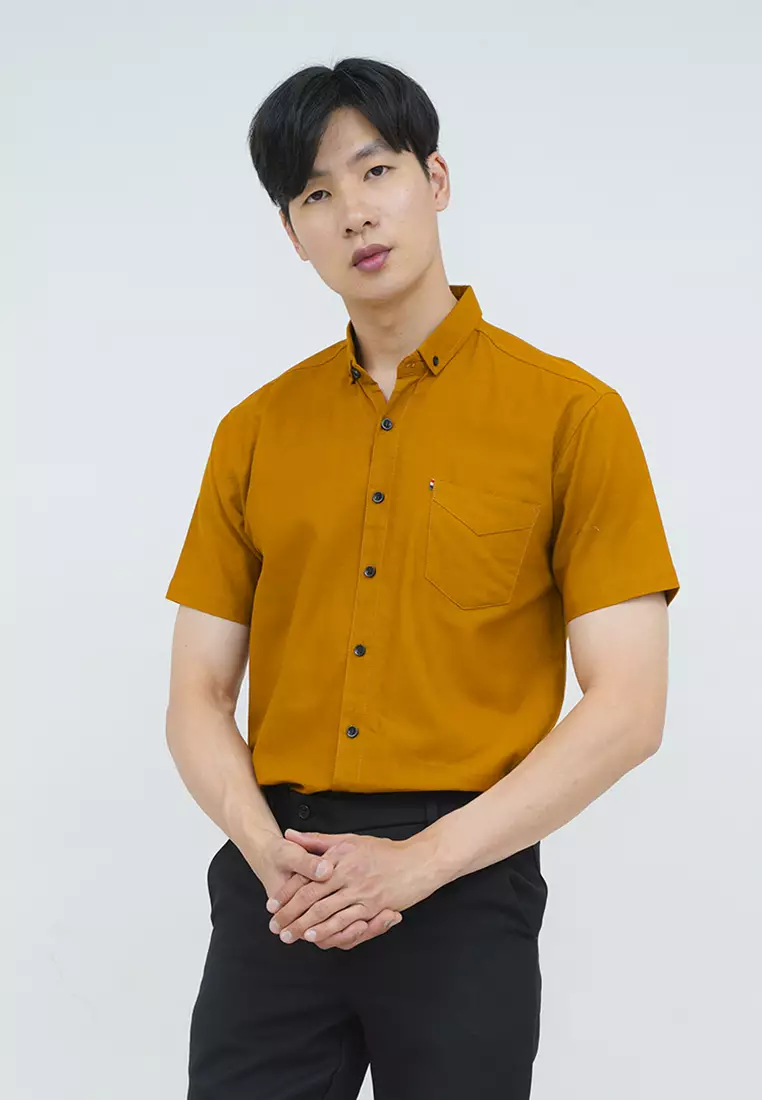 Kemeja lengan pendek pria formal slim fit mustard houseofcuff