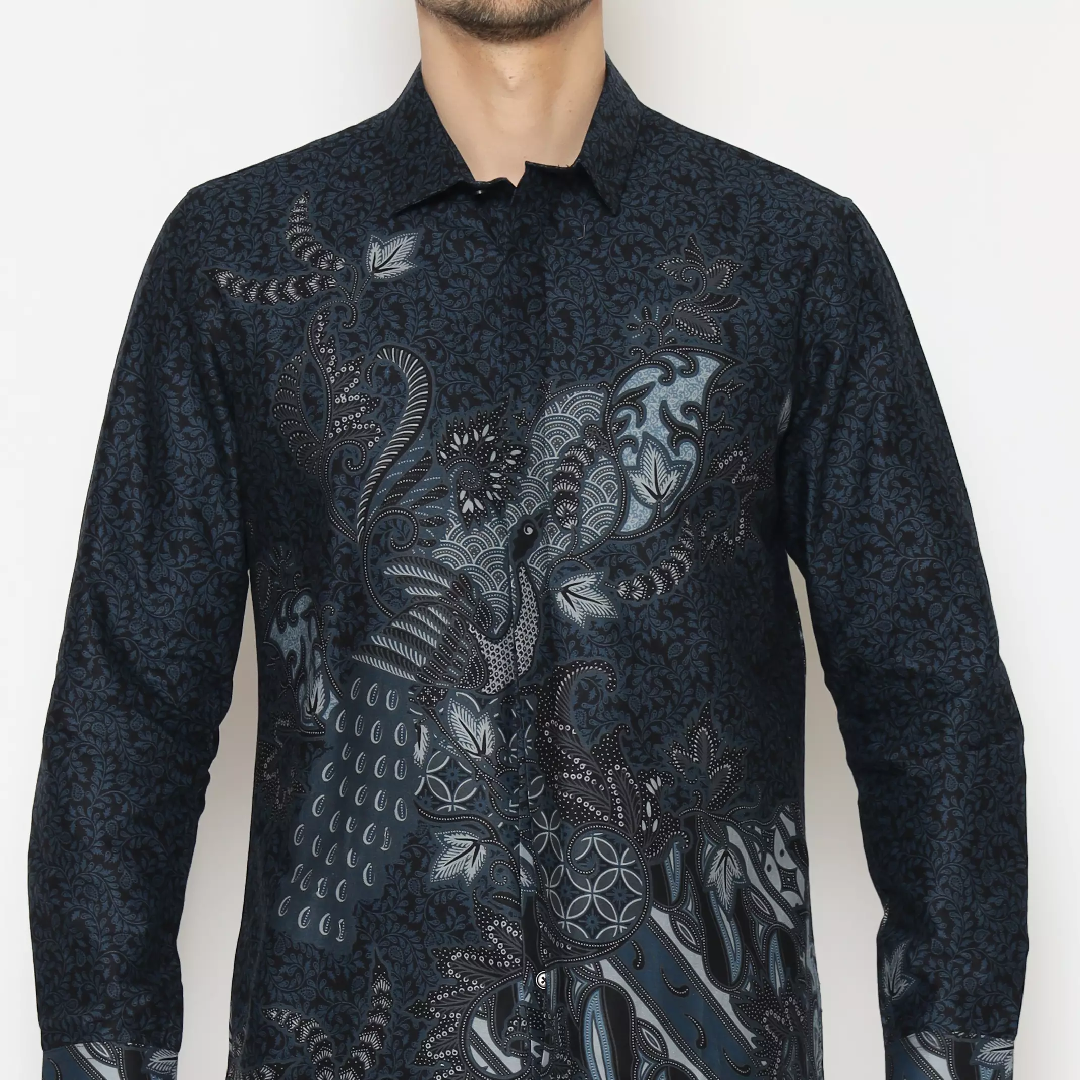 MAGINOT WANDRA BLACK Batik Slim Fit Lengan Panjang