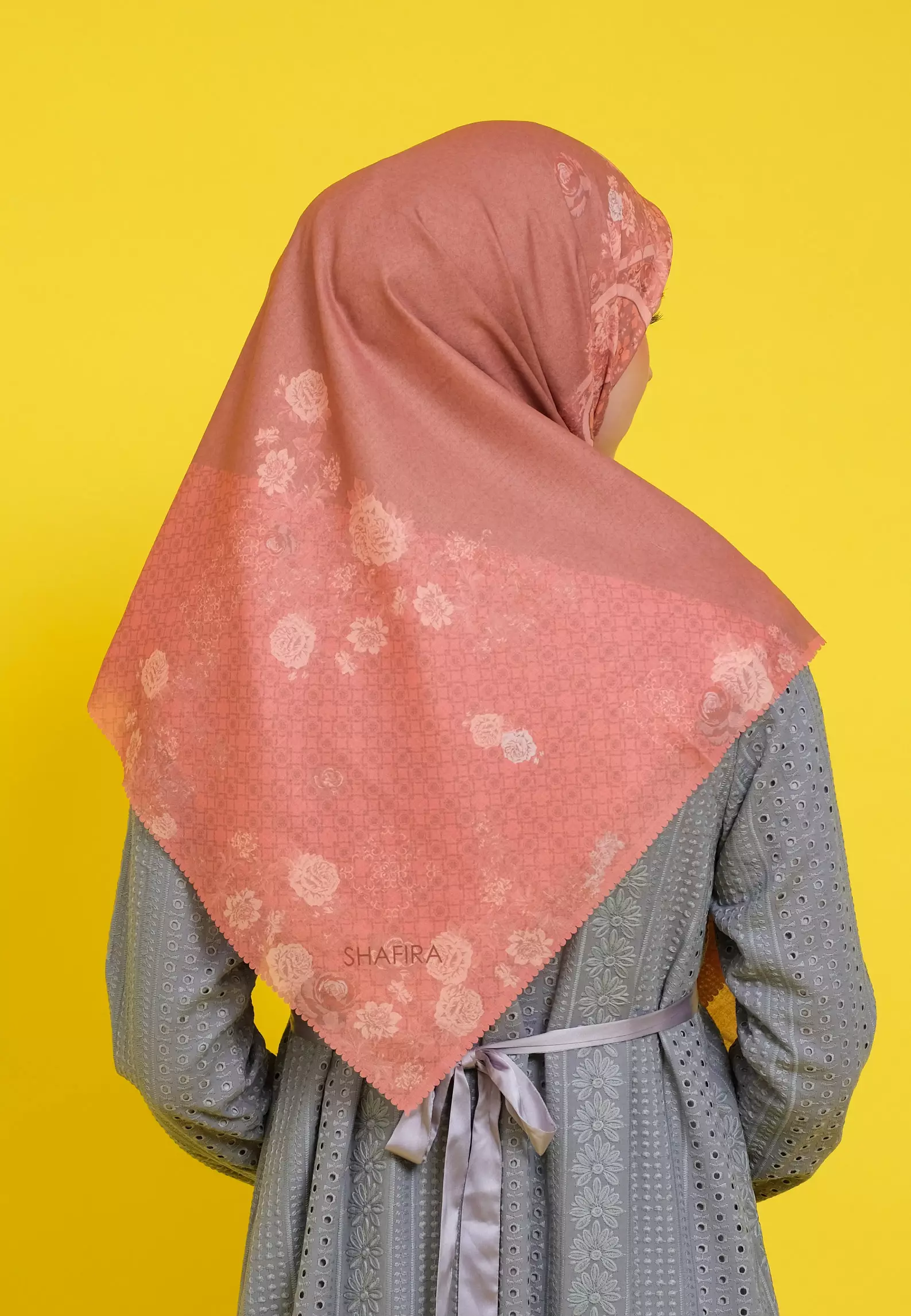 Zavella Printed Scarf | Hijab Segi Empat Motif