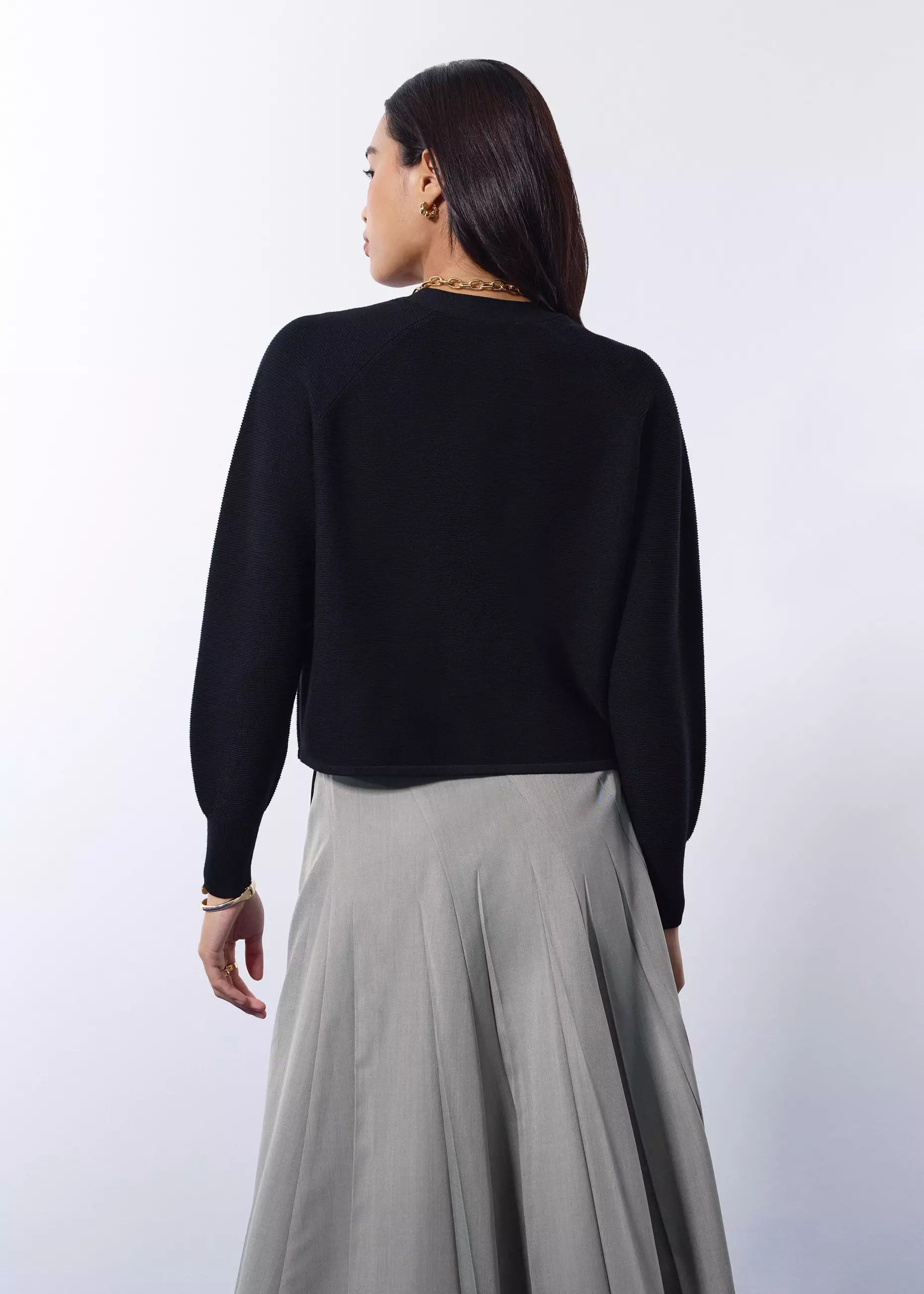 Cardigan Wanita - Priya Relaxed Classic Knit V-neck Cardigan