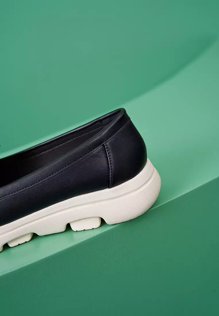 Penny Synthetic Leather Slip-Ons ALM888-1