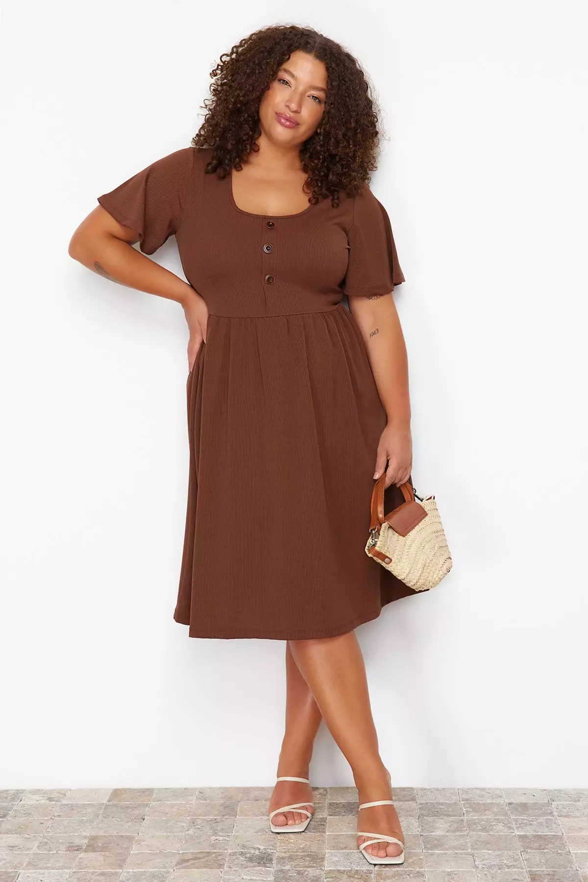Plus Size Scoop Neck Midi Dress