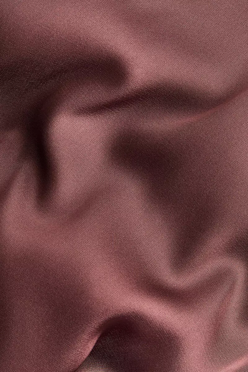 Lace-trimmed triangle scarf