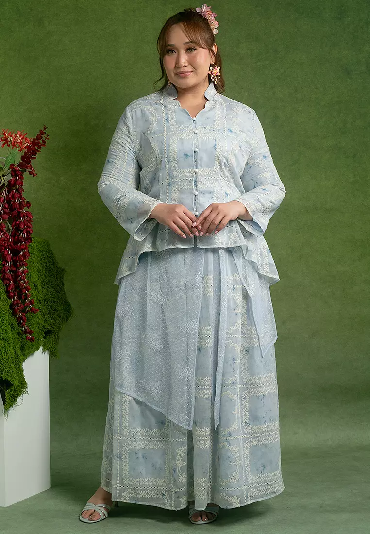 Zephnie Plus Embroidered Set with Flare Skirt